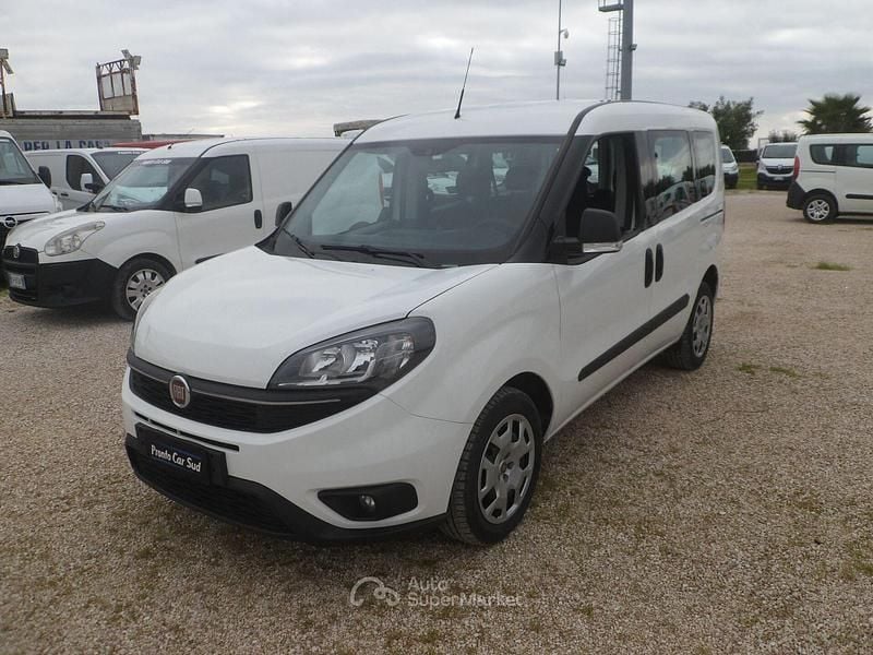 Bianco Usata 2020 Fiat Doblò Monovolume | 9000 € (Buon prezzo) - Immagine 1/4