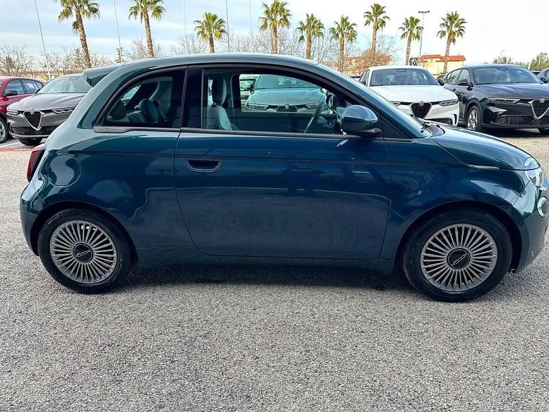 Usata Fiat 500e Icon 42 kW (58 CV) 2023 Blu Berlina