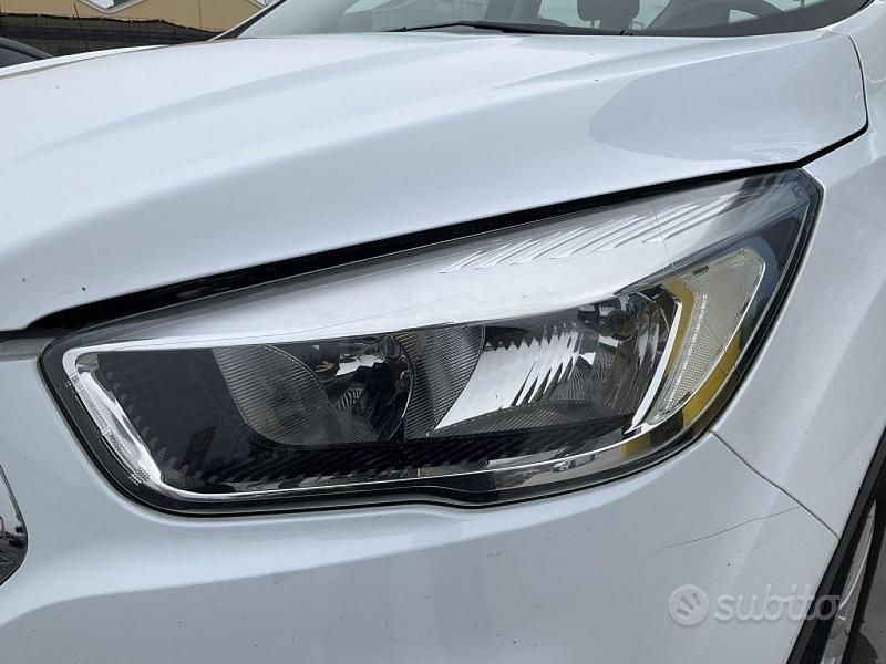Usata Ford Kuga S 120 CV (88 kW) 2017 Bianco SUV