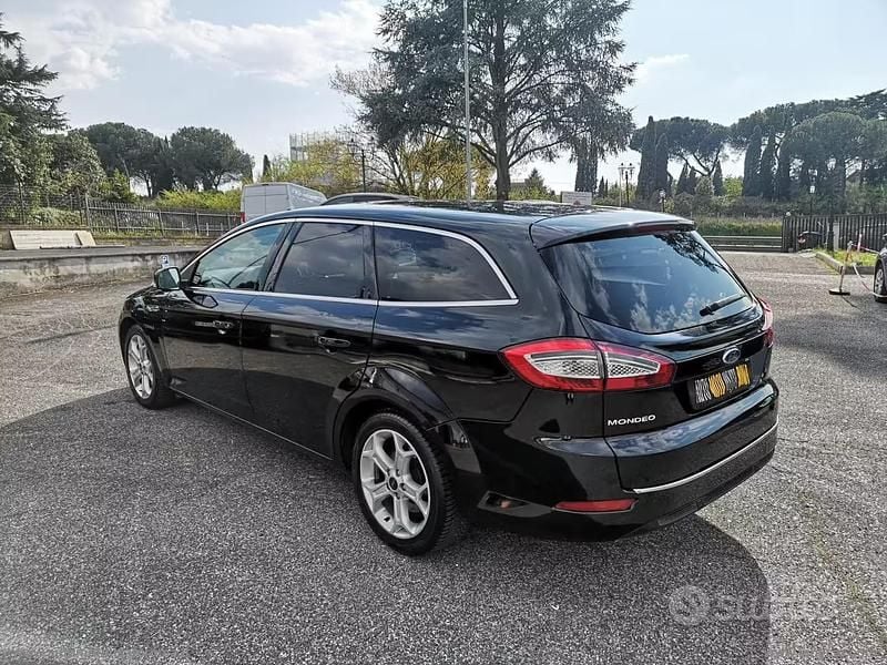 Usata Ford Mondeo Titanium 163 CV (119 kW) 2011 Nero Berlina