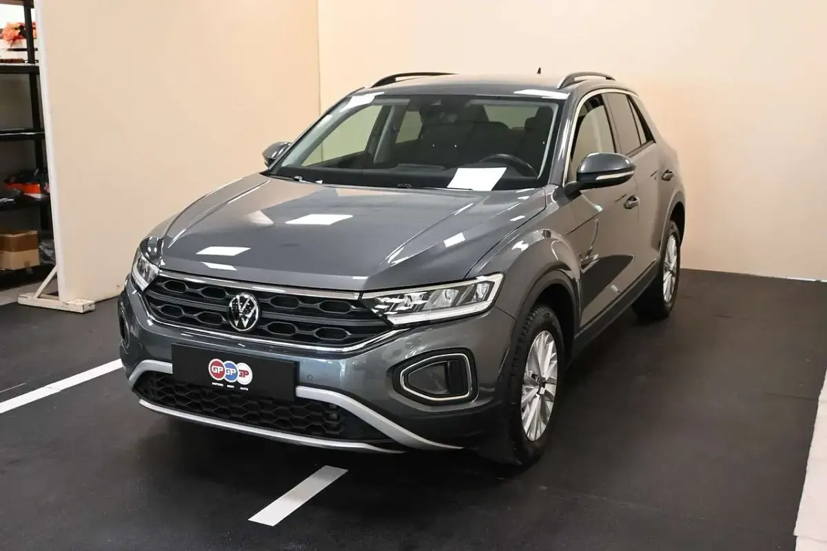 Usata VW T-Roc Life 110 CV (80 kW) 2023 Grigio SUV