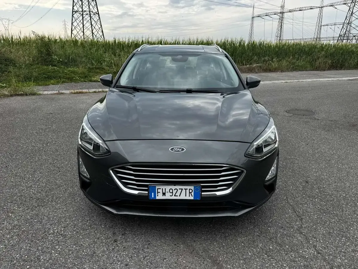 Usata Ford Focus Vignale 120 CV (88 kW) 2019 Grigio Station wagon