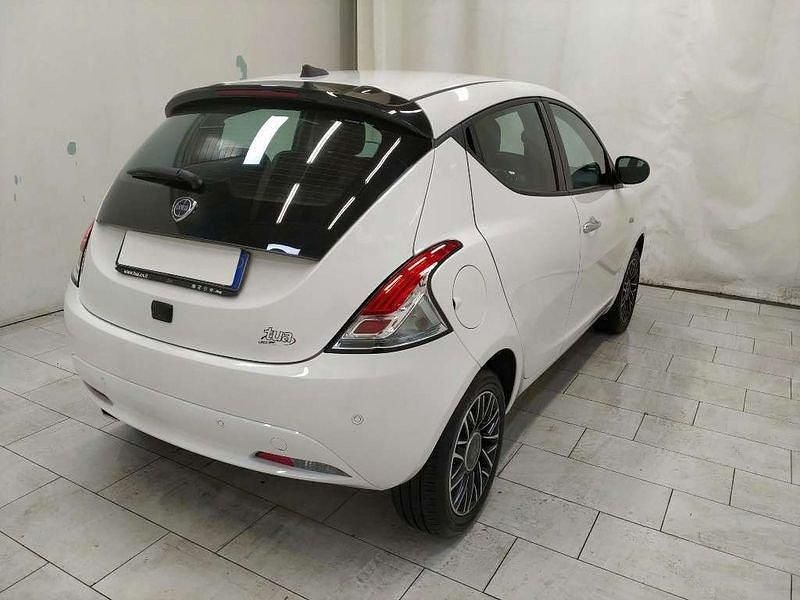 Usata Lancia Ypsilon Gold 69 CV (50 kW) 2024 Bianco Utilitaria