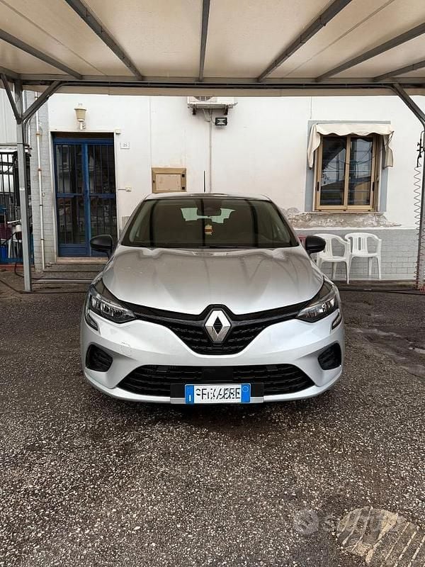Usata Renault Clio V Life 101 CV (74 kW) 2022 Grigio Berlina