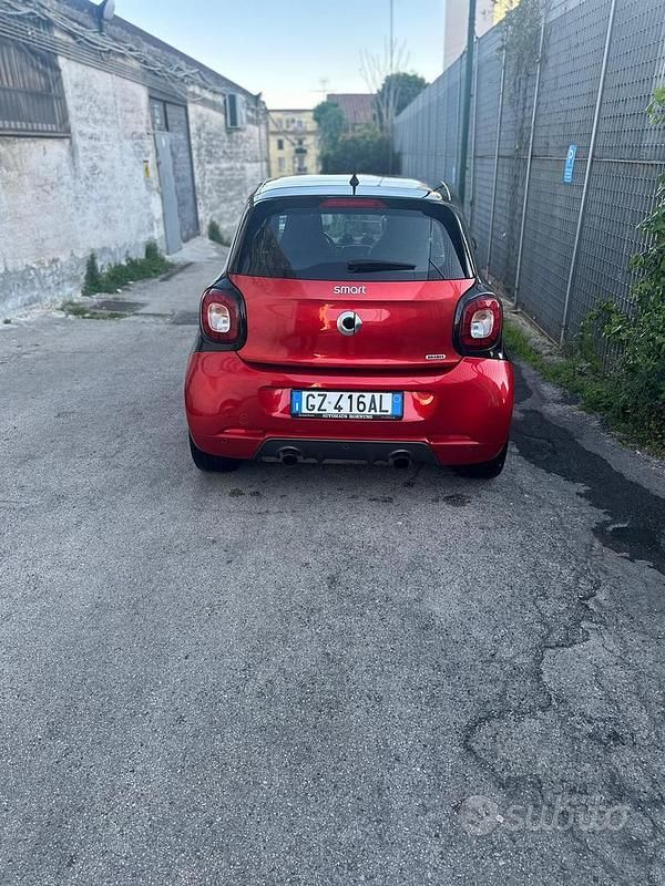 Begagnad Smart ForFour Brabus 109 HK (80 kW) 2016 Röd Halvkombi