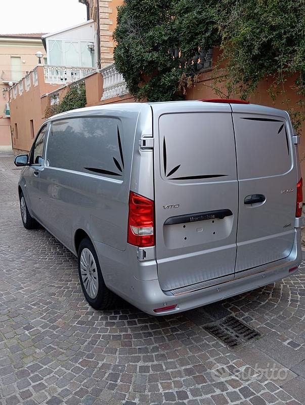 Nuova Mercedes Vito 163 CV (119 kW) 2025 Grigio Furgone