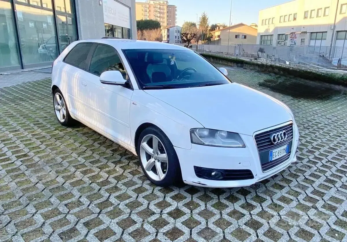 Usata Audi A3 S-Line 140 CV (102 kW) 2011 Bianco Utilitaria