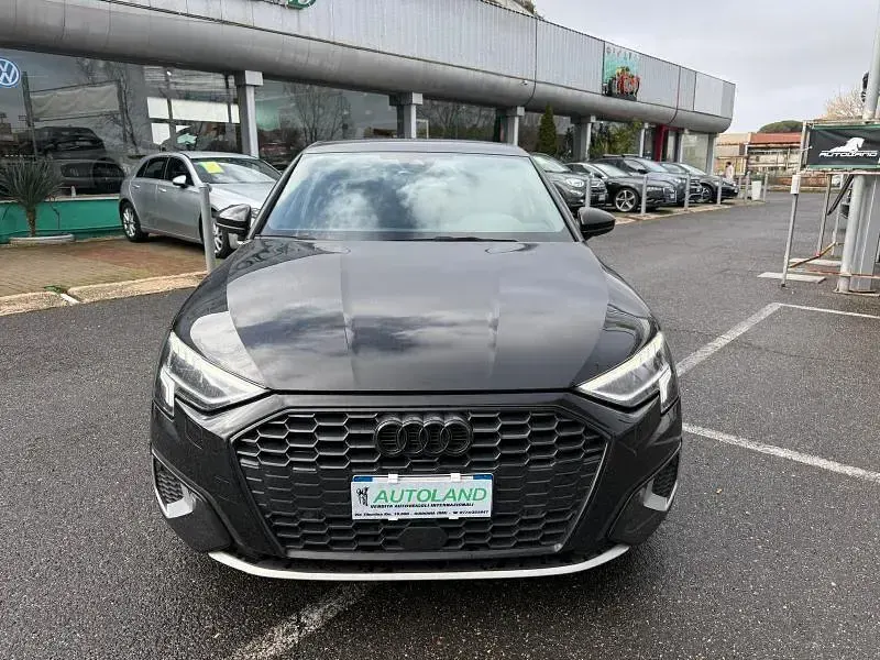 Usata Audi A3 S-Line 150 CV (110 kW) 2022 Viola Berlina