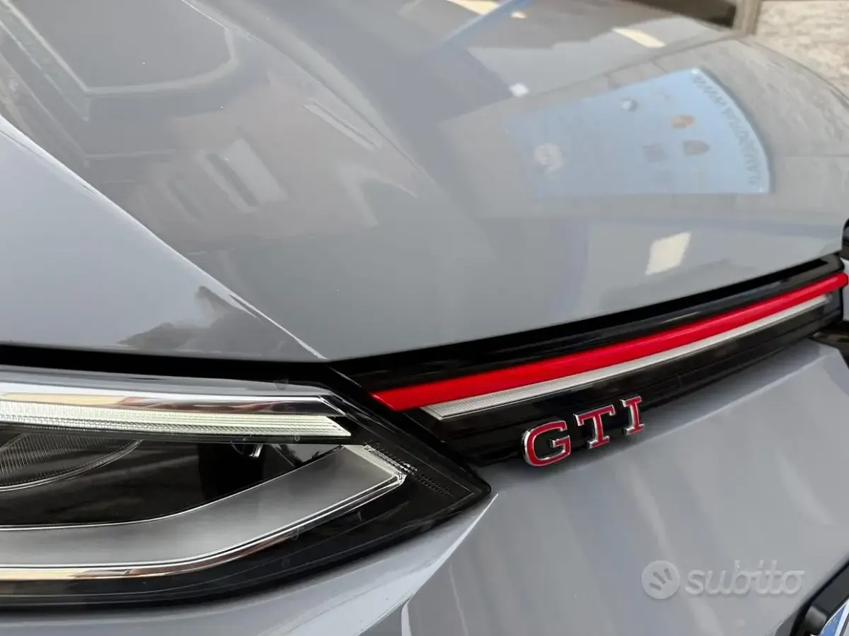 Usata VW Golf VIII GTI 245 CV (180 kW) 2024 Grigio Berlina