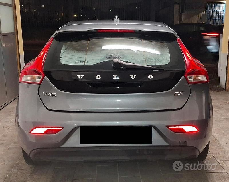 Usata Volvo V40 2018 Grigio Berlina