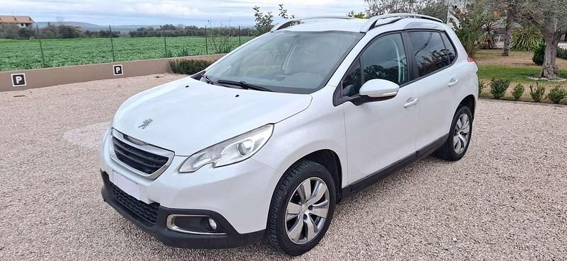 Usata Peugeot 2008 Allure 92 CV (67 kW) 2015 Bianco SUV