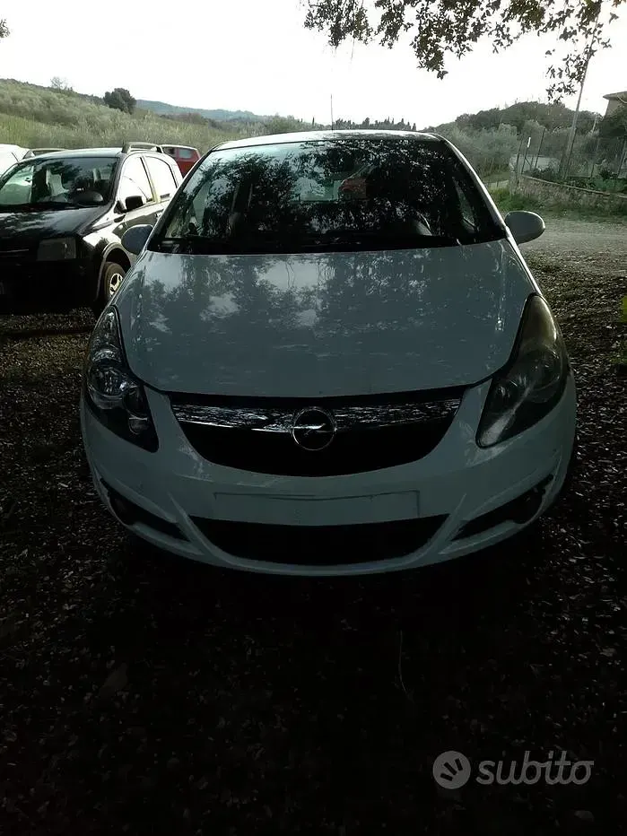 Usata Opel Corsa 2010 Bianco Utilitaria