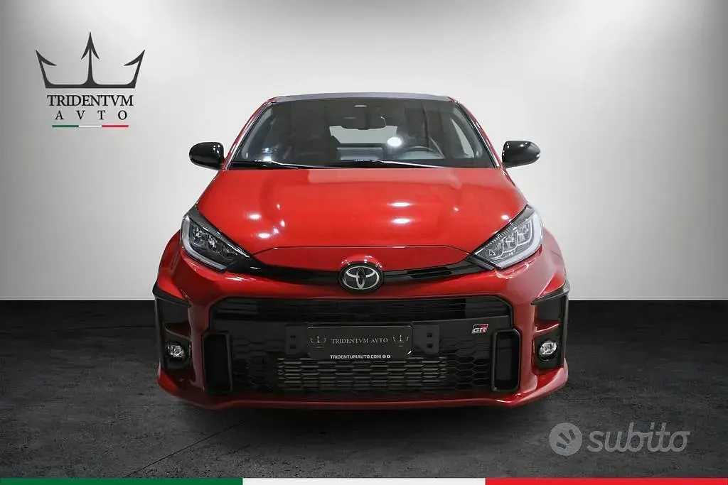 Usata Toyota Yaris 261 CV (191 kW) 2021 Rosso Utilitaria