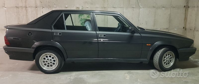 Usata Alfa Romeo 75 148 CV (108 kW) 1992 Berlina