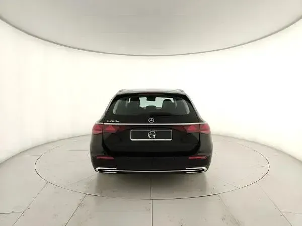 Usata Mercedes 200 Advanced 163 CV (119 kW) 2025 Nero Station wagon