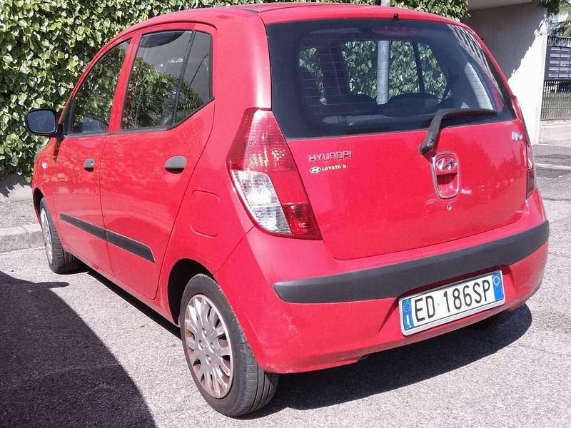 Usata Hyundai i10 65 CV (47 kW) 2010 Rosso Utilitaria