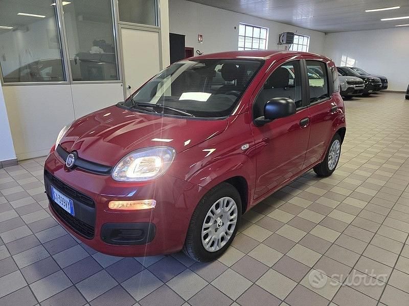 Rosso Usata 2025 Fiat Panda S Tre volumi | 12.900 € (Buon prezzo) - Immagine 1/4