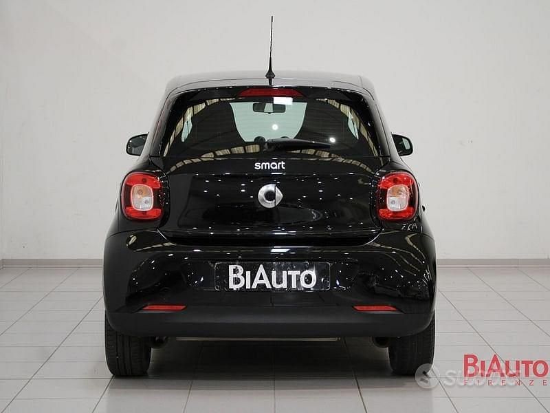 Usata Smart ForFour 71 CV (52 kW) 2019 Nero Utilitaria