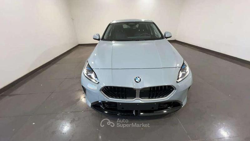 Usata BMW 120 M Sport 190 CV (139 kW) 2025 Grigio pastello Utilitaria