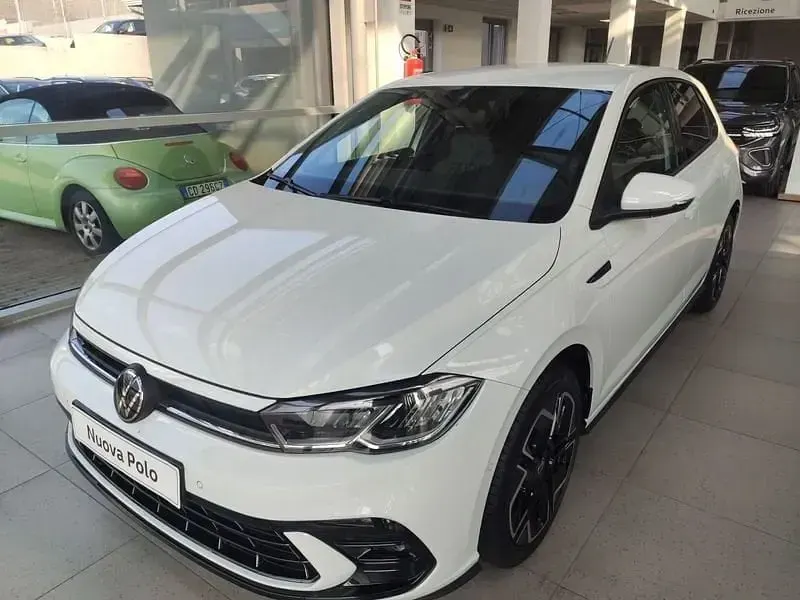 Nuova VW Polo R-line Plus 95 CV (69 kW) 2026 Pure white Utilitaria