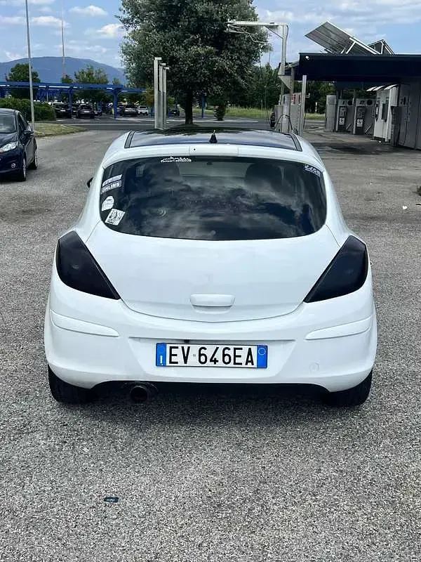 Usata Opel Corsa 95 CV (69 kW) 2014 Bianco Utilitaria
