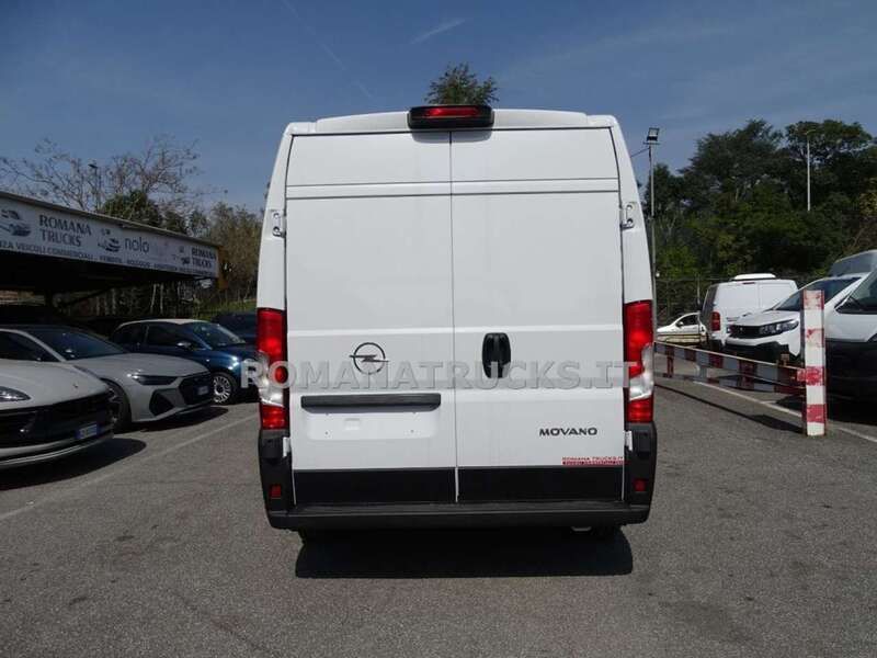 Usata Opel Movano 140 CV (102 kW) 2023 Bianco pastello Furgone