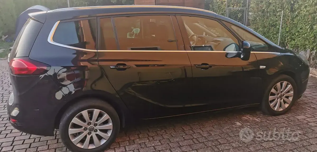Usata Opel Zafira Tourer Cosmo 150 CV (110 kW) 2013 Nero Monovolume