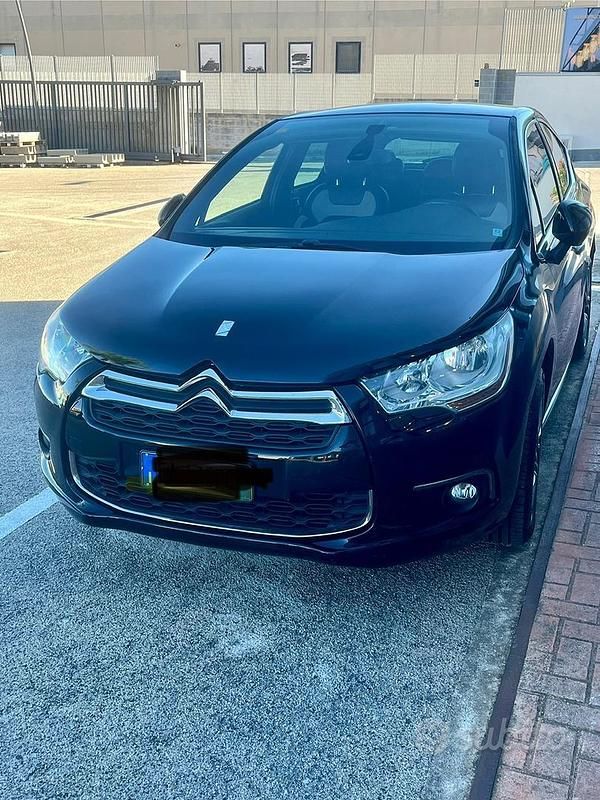 Usata Citroën DS4 So Chic 120 CV (88 kW) 2015 Nero Utilitaria