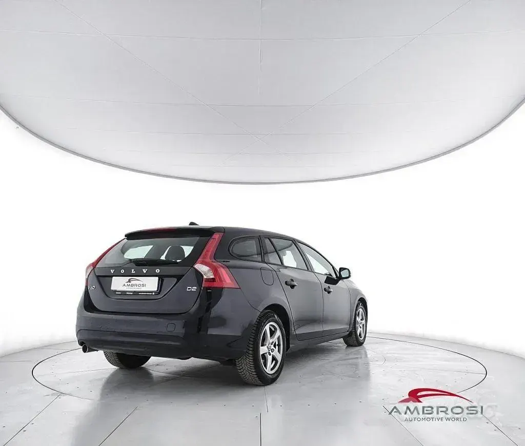 Usata Volvo V60 Business Edition 120 CV (88 kW) 2015 Bluazzurro Station wagon