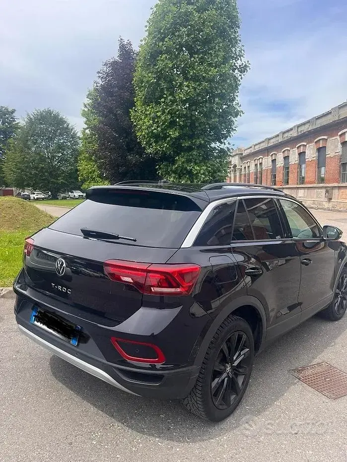 Usata VW T-Roc 150 CV (110 kW) 2023 Nero SUV