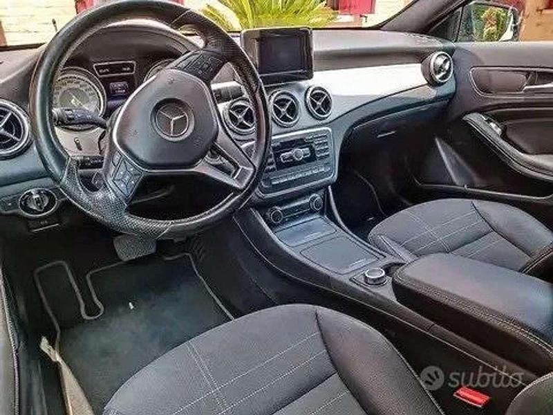 Usata Mercedes GLA200 136 CV (100 kW) 2014 Nero SUV