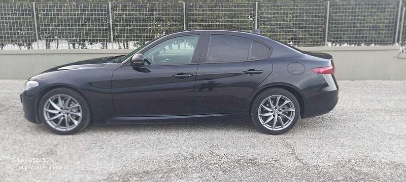 Usata Alfa Romeo Giulia Super 150 CV (110 kW) 2018 Berlina