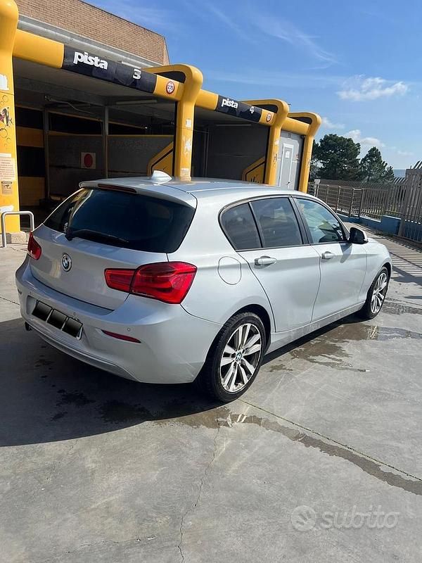 Usata BMW 118 150 CV (110 kW) 2016 Grigio Utilitaria