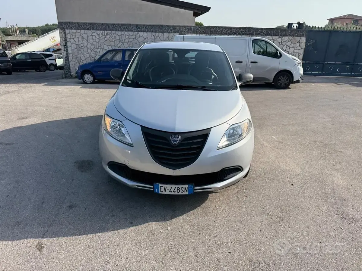 Usata Lancia Ypsilon S 95 CV (69 kW) 2014 Grigio Utilitaria