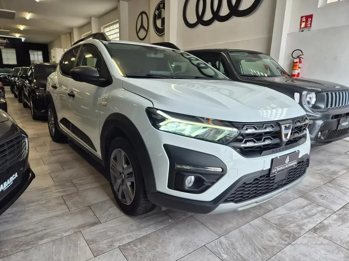 Usata Dacia Sandero Essentiel 101 CV (74 kW) 2022 Bianco Berlina