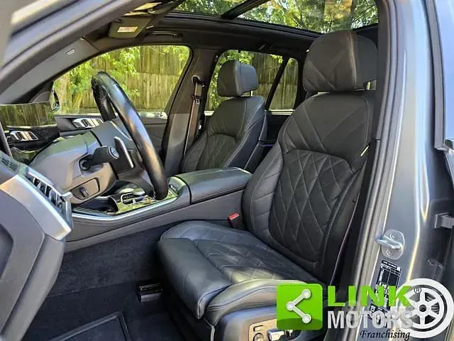 Usata BMW X5 M Sport 340 CV (250 kW) 2024 Grigio scuro SUV