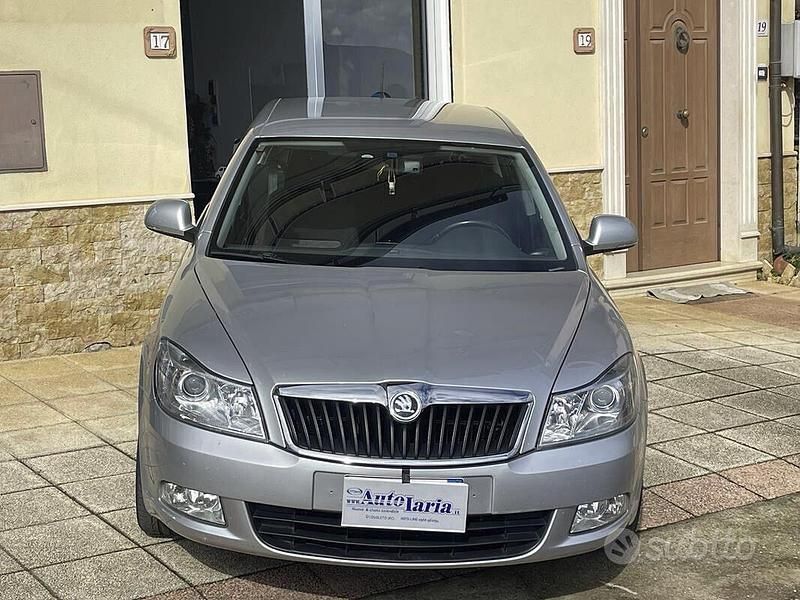 Usata Skoda Octavia Elegance 105 CV (77 kW) 2011 Grigio Berlina