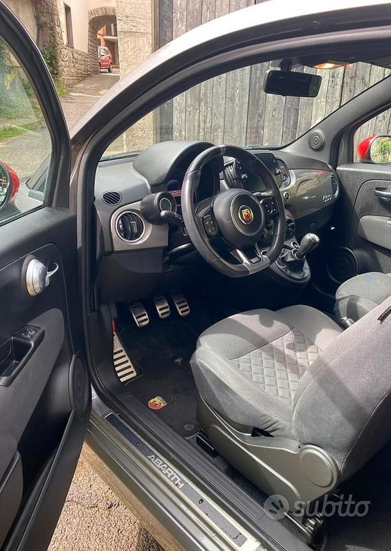 Usata Abarth 500 145 CV (106 kW) 2022 Grigio Utilitaria