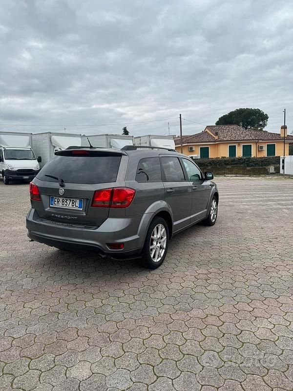 Usata Fiat Freemont 170 CV (125 kW) 2013 Grigio SUV