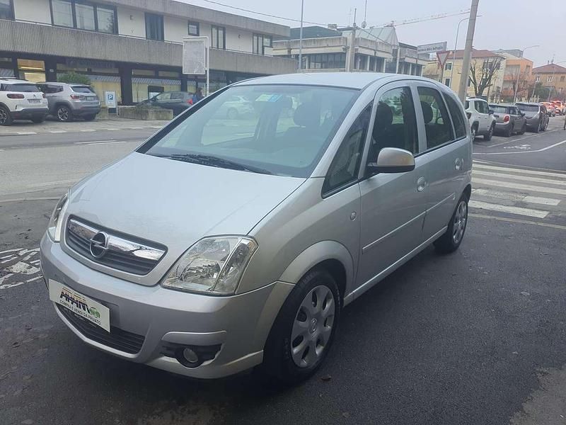 Usata Opel Meriva Cosmo 105 CV (77 kW) 2008 Argento Monovolume