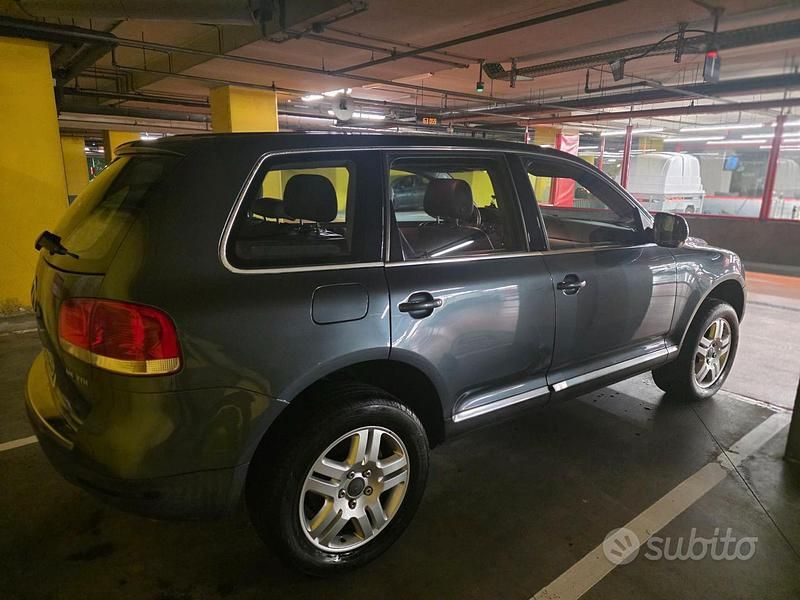 Usata VW Touareg 2006 Grigio SUV