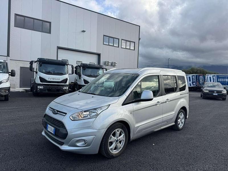 Usata Ford Tourneo Connect Titanium 120 CV (88 kW) 2017 Argento Monovolume
