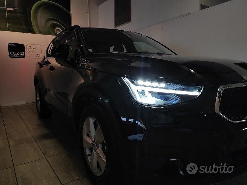 Usata Volvo XC40 129 CV (94 kW) 2022 Nero SUV