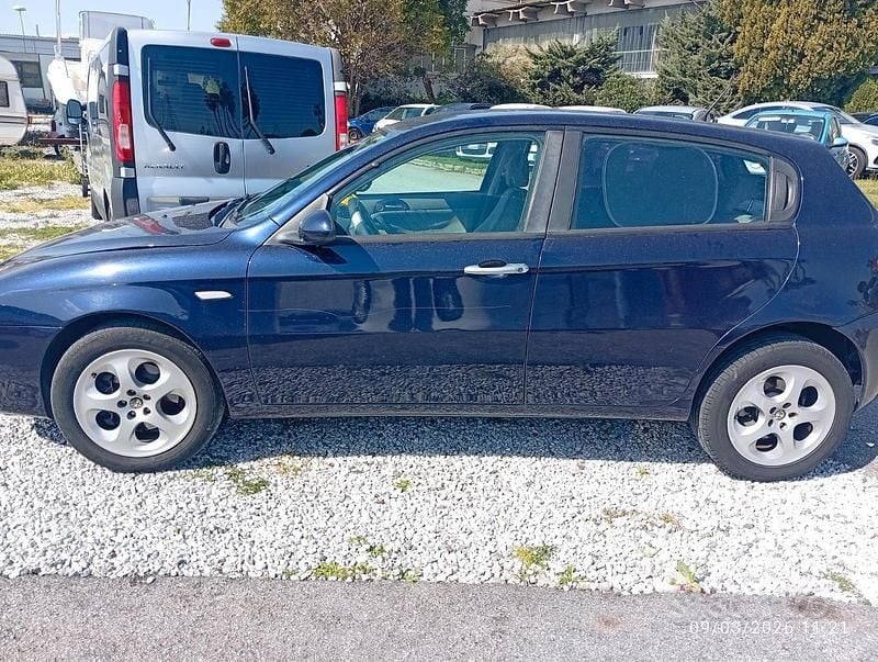 Usata Alfa Romeo 147 2006 Blu Utilitaria