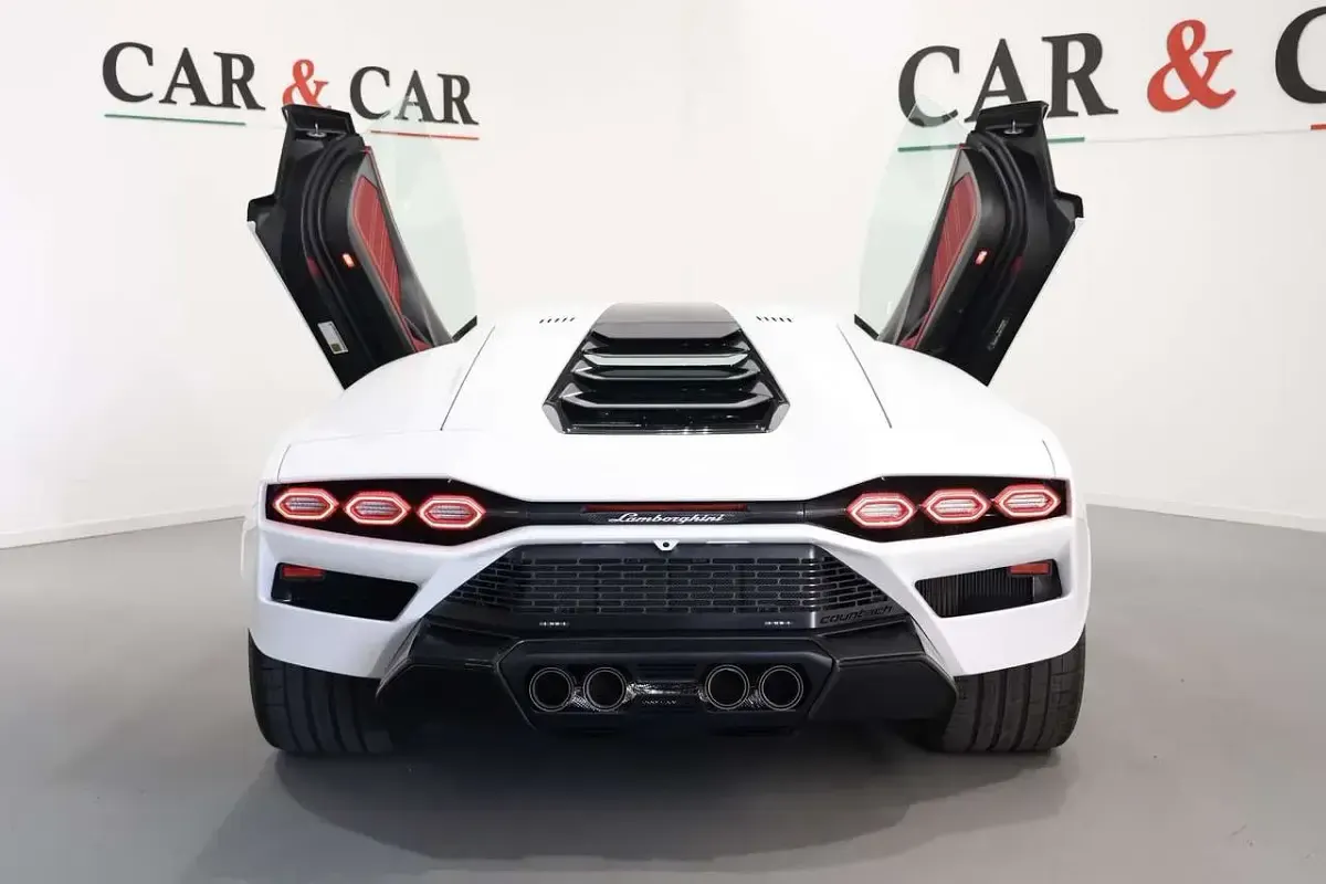 Usata Lamborghini Countach 814 CV (598 kW) 2022 Bianco Coupé