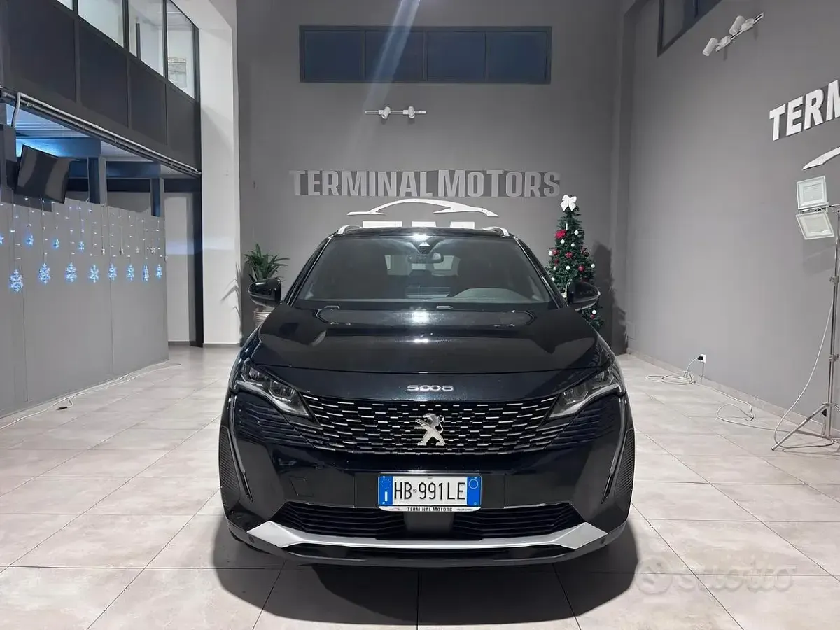 Usata Peugeot 5008 Allure 131 CV (96 kW) 2024 Nero SUV
