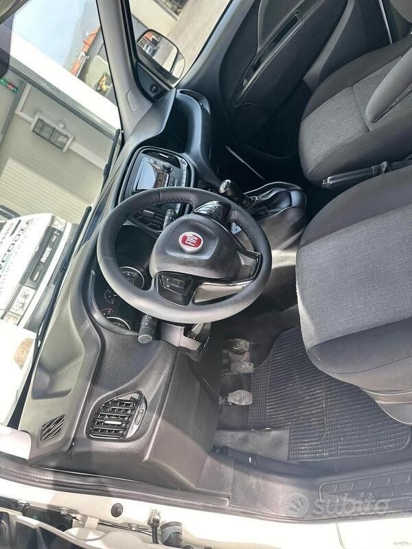 Usata Fiat Doblò Pop 95 CV (69 kW) 2016 Bianco Monovolume