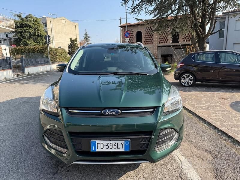 Usata Ford Kuga Titanium 120 CV (88 kW) 2016 Grigio SUV