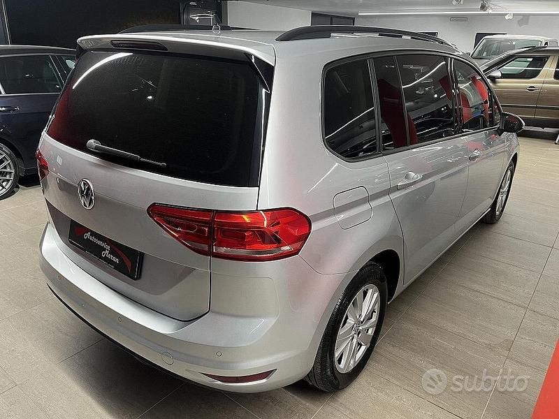 Usata VW Touran Comfortline 116 CV (85 kW) 2019 Grigio Monovolume