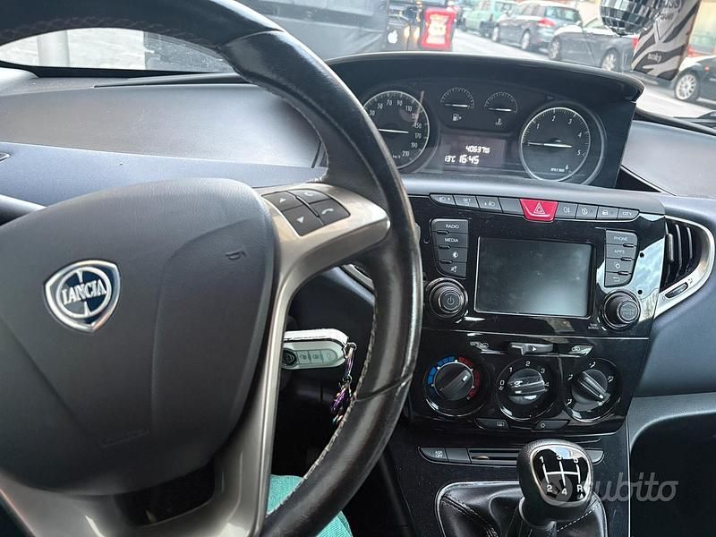 Usata Lancia Ypsilon S 95 CV (69 kW) 2017 Nero Utilitaria